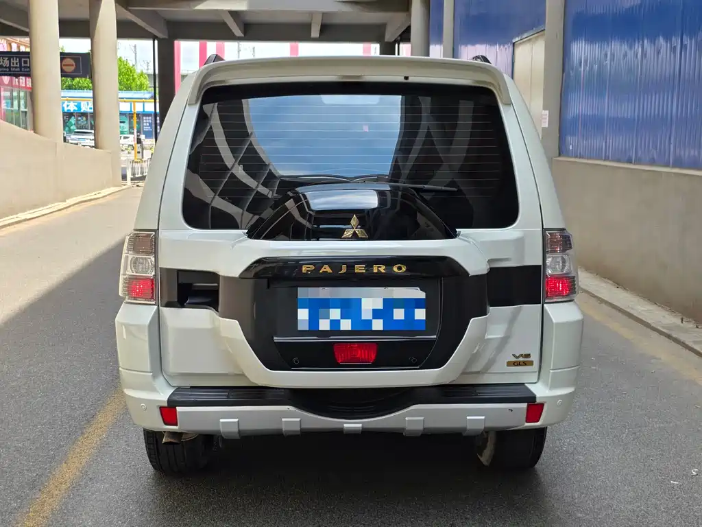 Pajero (Import) 3.0 L Auto Standard