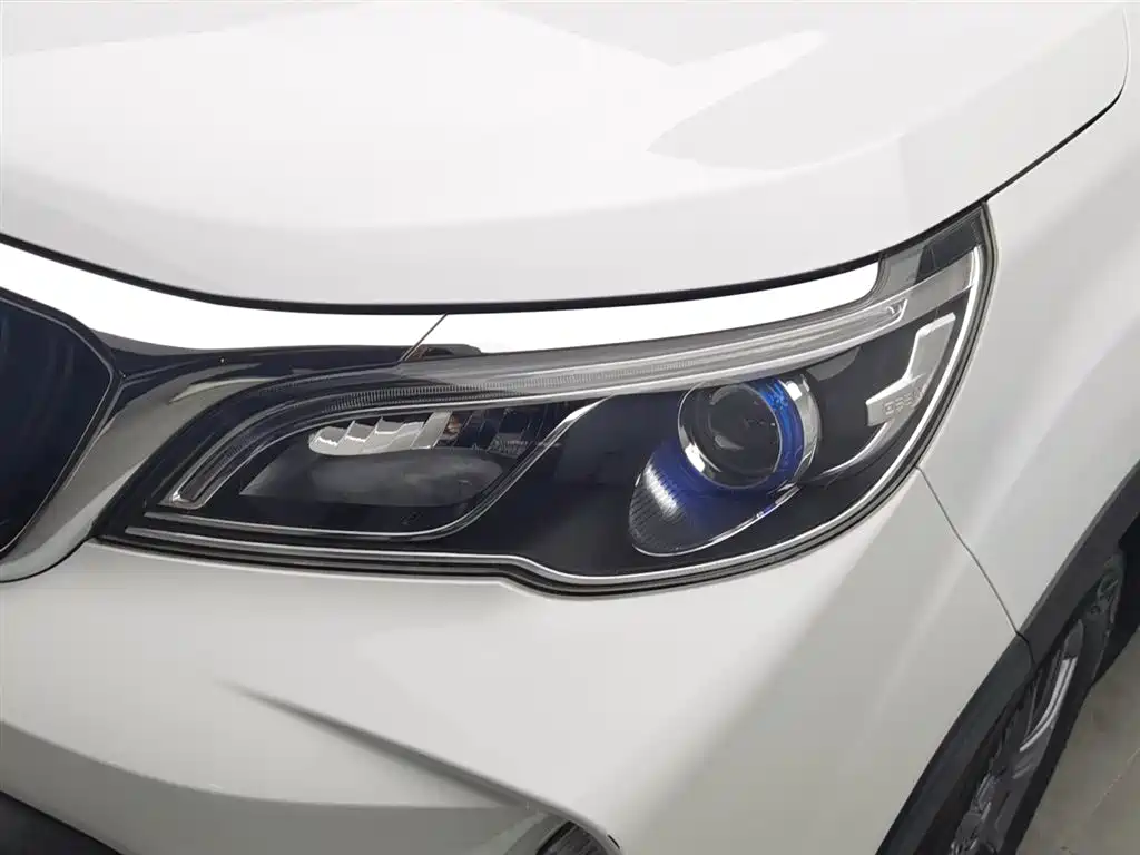 Vision X3 PRO 1.5 L CVT Distinguished