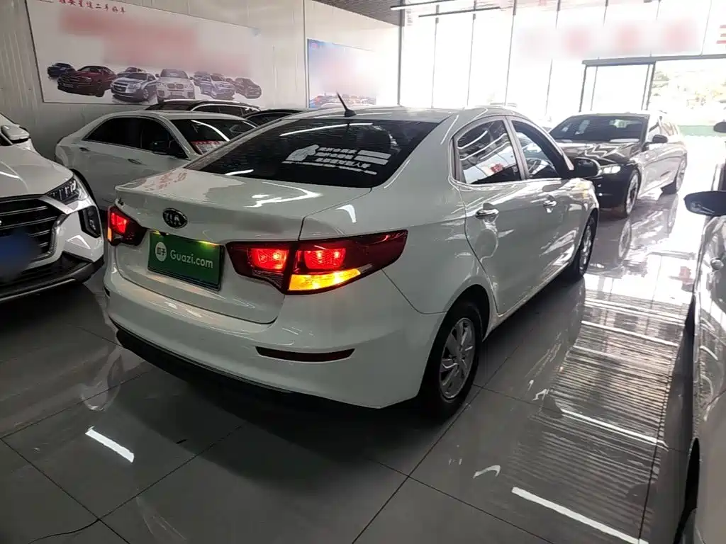 Kia K2 Sedan 1.4 L MT GLS