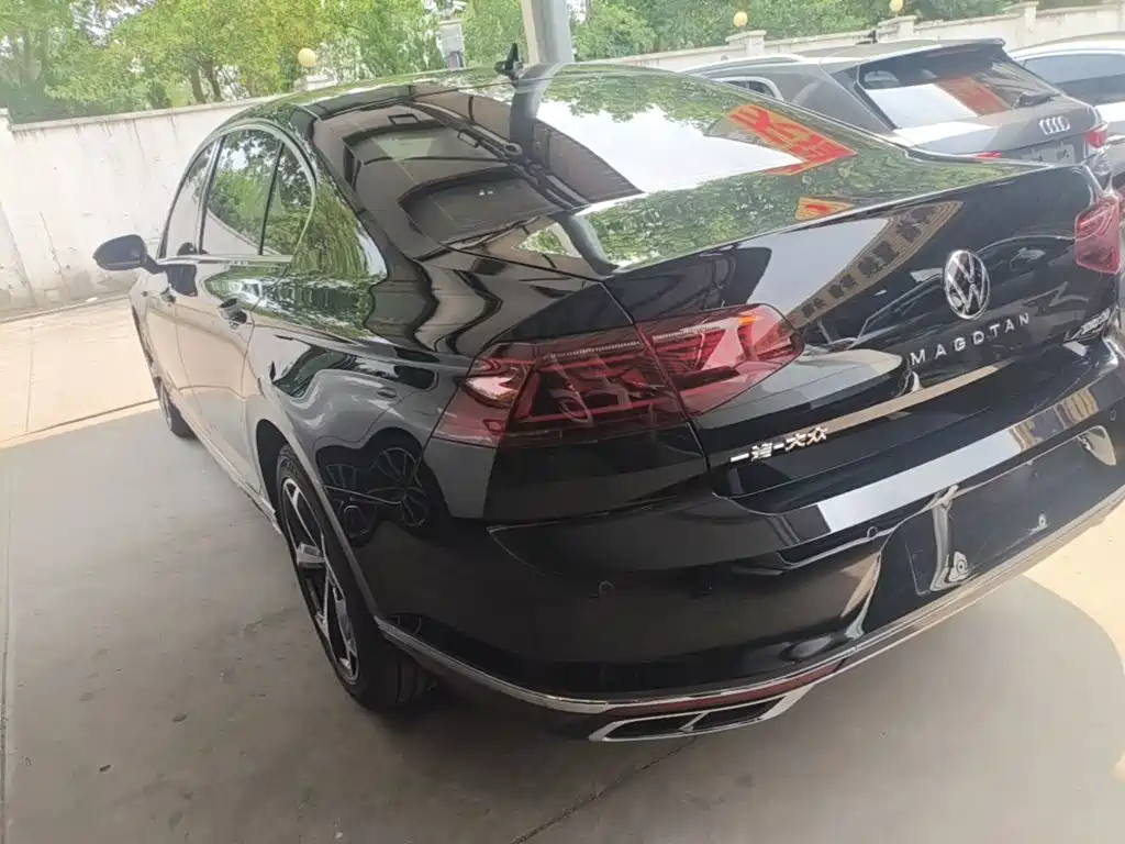 Magotan 200 10 K Commemorative 330 TSI DSG Luxury