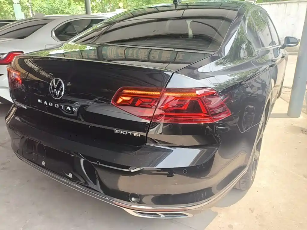 Magotan 200 10 K Commemorative 330 TSI DSG Luxury