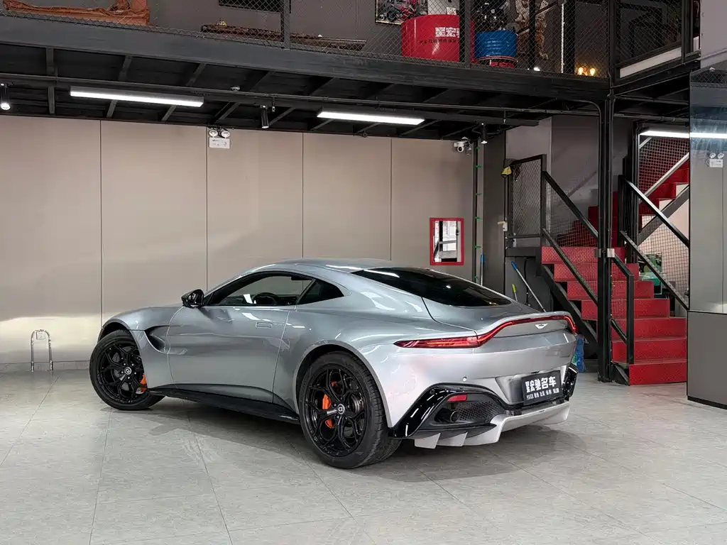 V8 Vantage 4.0 T V8 Coupe