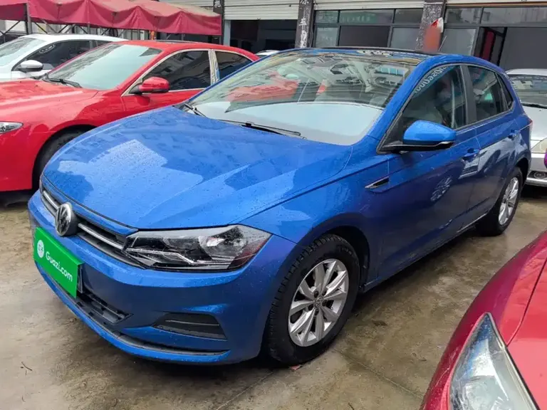 Volkswagen Polo Plus 1.5 L Auto Colorful Tech