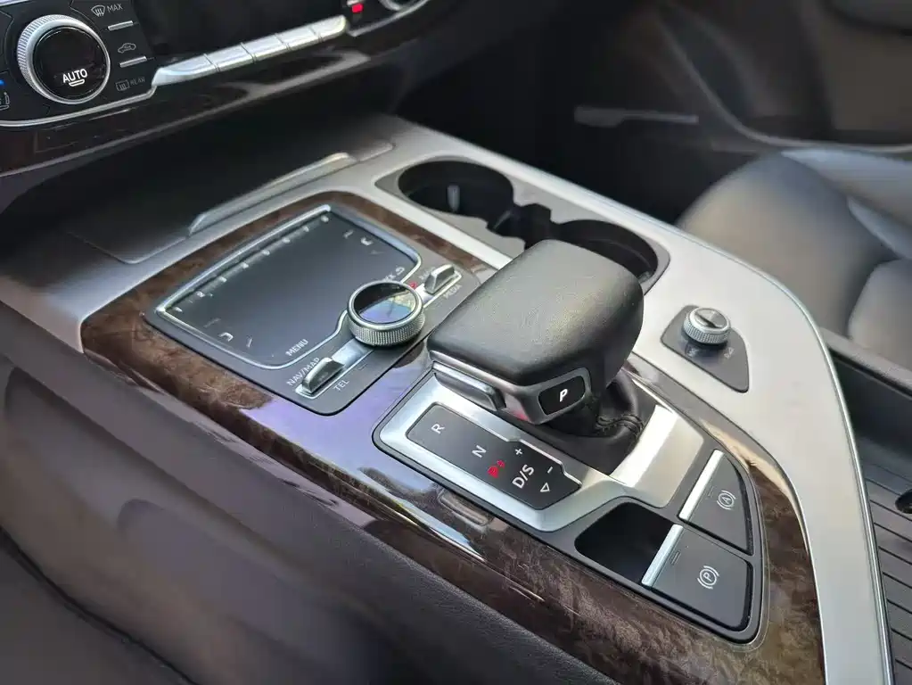 Audi Q7 45 TFSI S line Sport