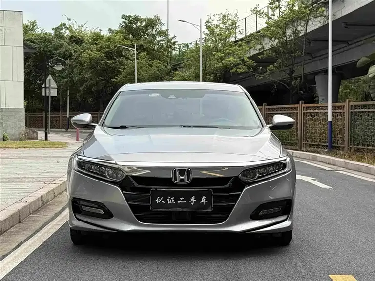 Honda Accord 260 TURBO Luxury CN-V