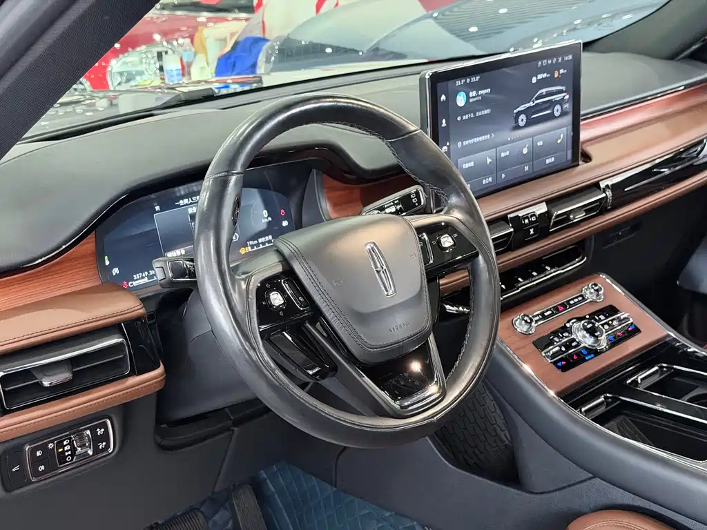Aviator 3.0 T V6 4 WD Executive