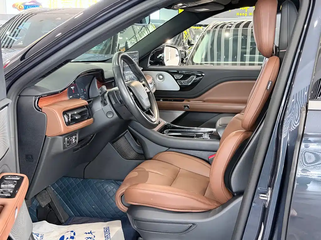 Aviator 3.0 T V6 4 WD Executive