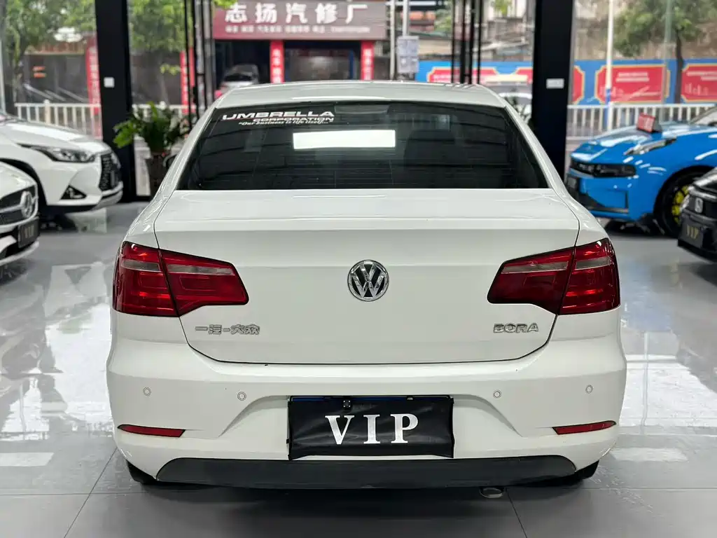 Bora 1.6 L Auto Fashion