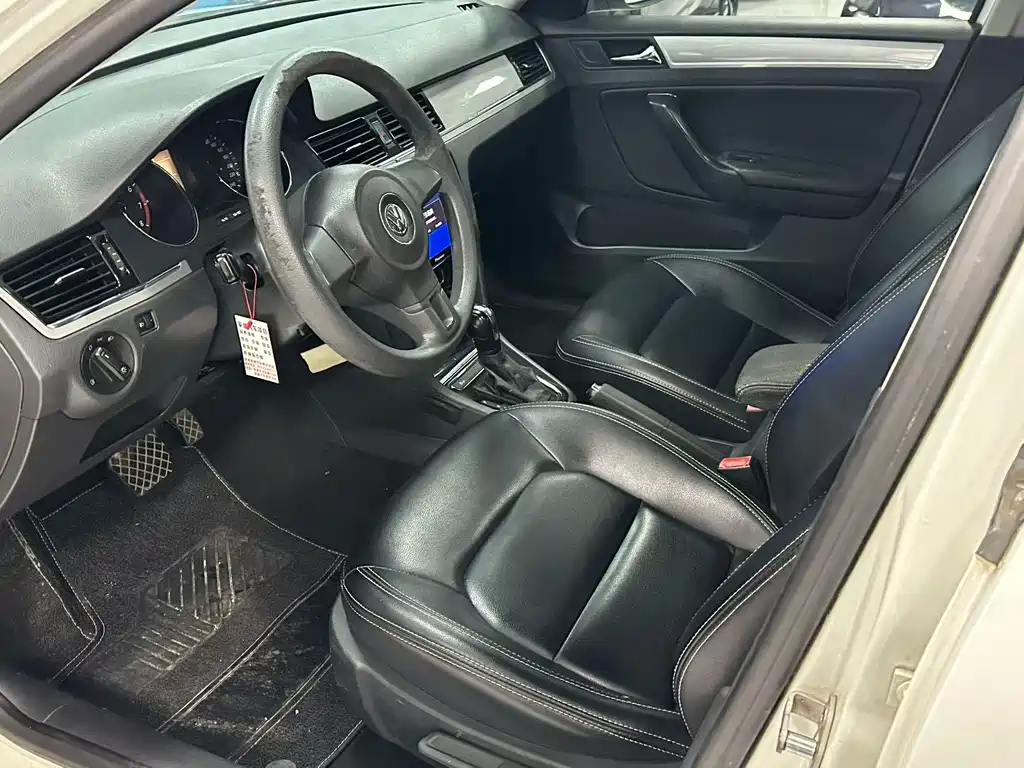 Bora 1.6 L Auto Fashion
