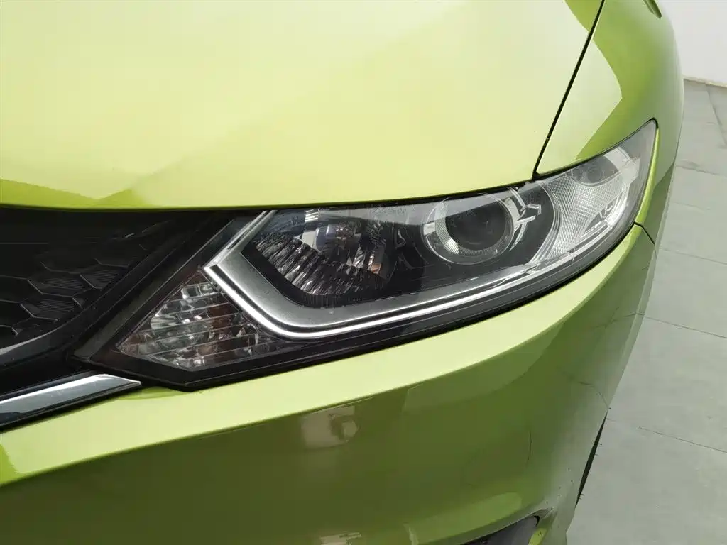 Jade 1.8 L Auto Comfort Elite 5-seat