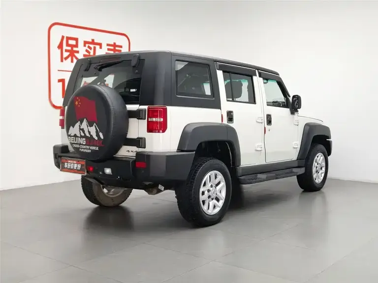 BAIC BJ40 40 L 2.0 T Manual 4 WD Distinguished