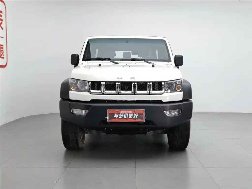 BAIC BJ40 40 L 2.0 T Manual 4 WD Distinguished