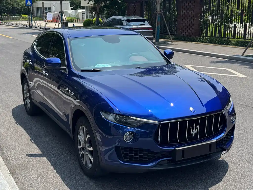 Levante 3.0 T Standard
