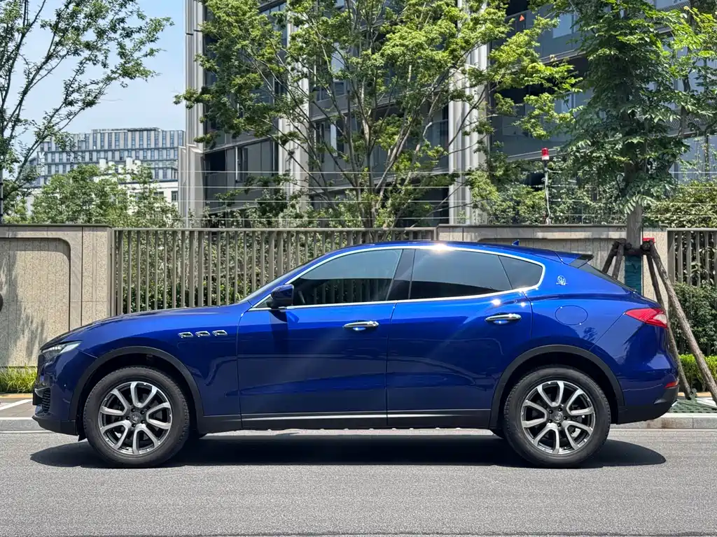 Levante 3.0 T Standard