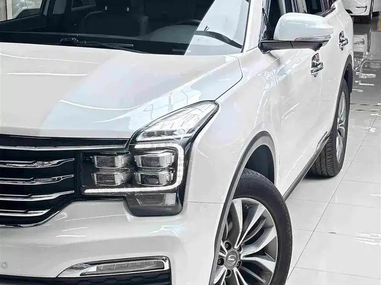 GAC Trumpchi GS8 320 T 2 WD Luxury Connected (7-seat)