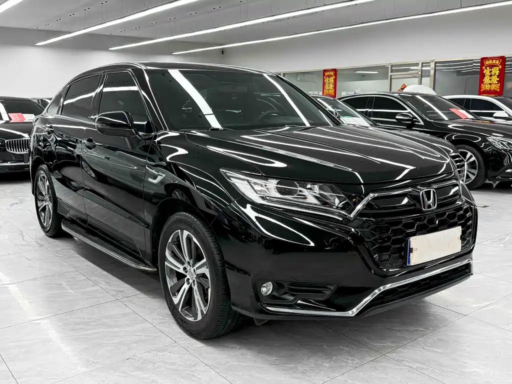 Honda UR-V 240 TURBO 2 WD Joyful