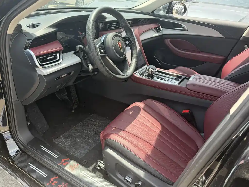 Hongqi H5 2.0 T Auto Connected Flagship Enjoyment