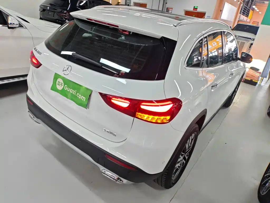 Mercedes-Benz GLA GLA 220