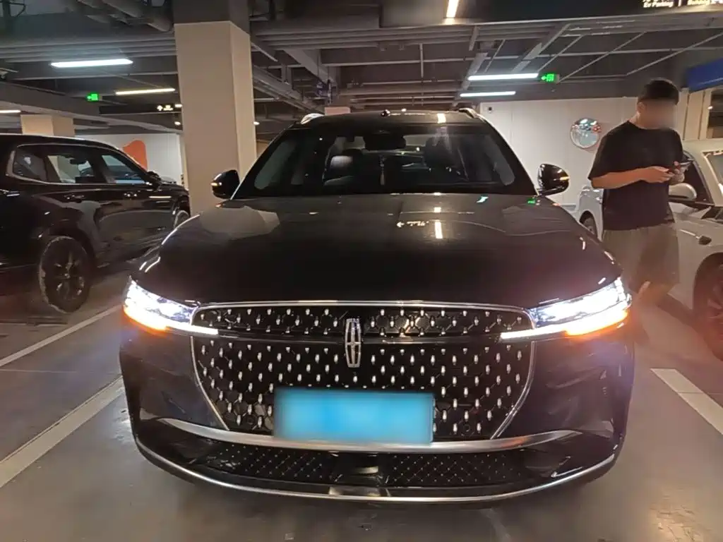 Nautilus 2.0 T 4 WD Premium
