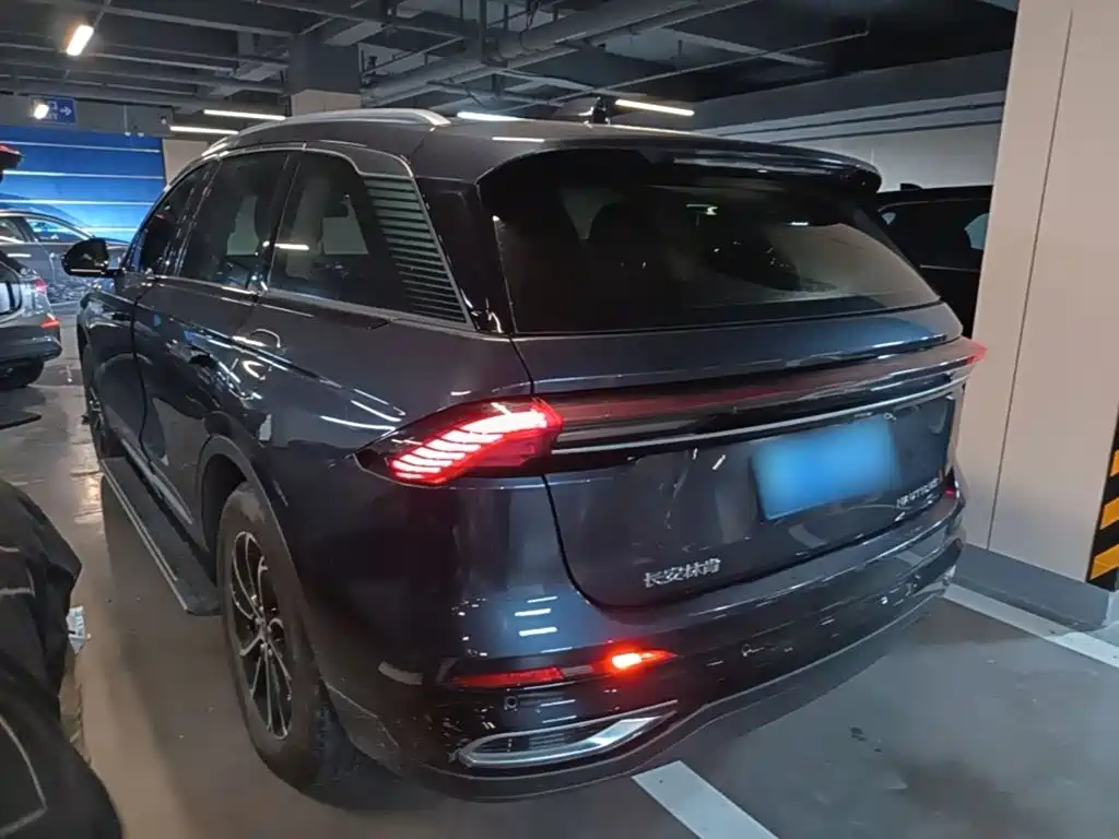 Nautilus 2.0 T 4 WD Premium