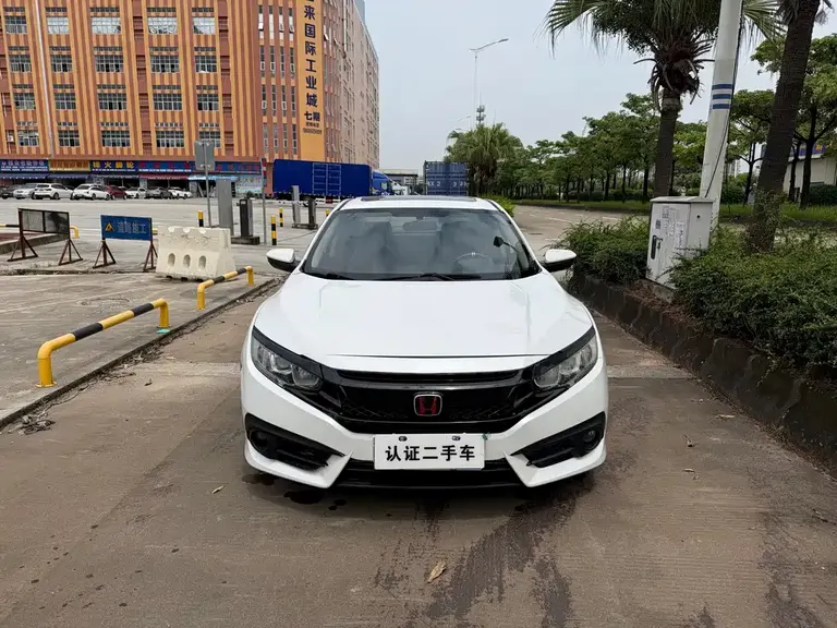 Honda Civic 220 TURBO CVT Luxury