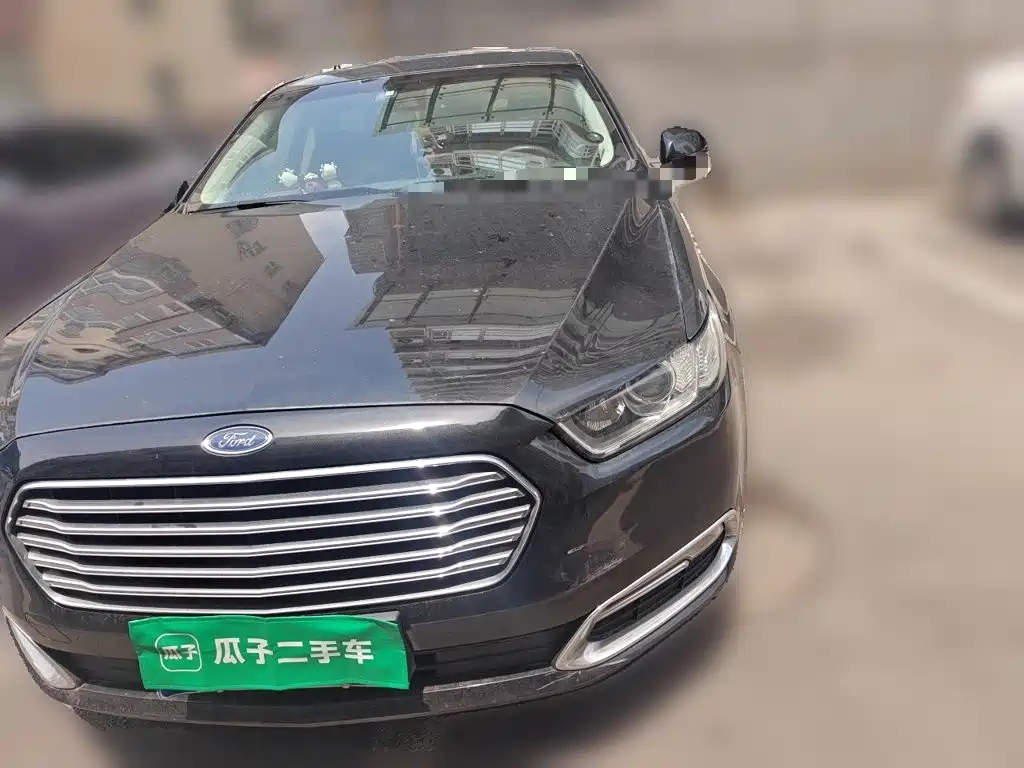 Taurus EcoBoost 245 Fashion