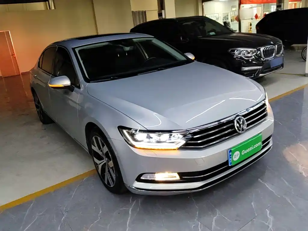 Magotan 380 TSI DSG Distinguished