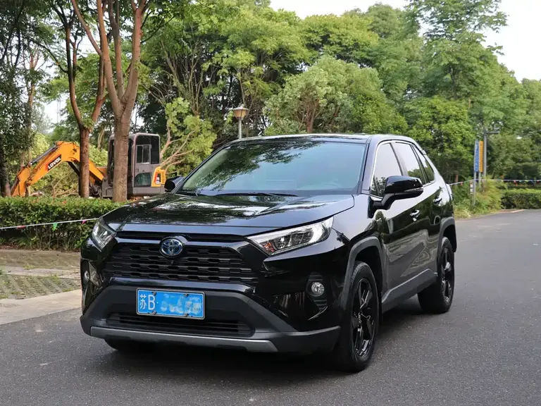 Toyota RAV4 Dual Engine 2.5 L E-CVT 4 WD Elite PLUS