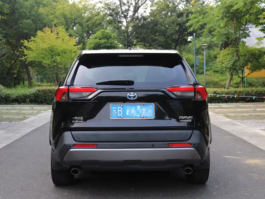 RAV4 Dual Engine 2.5 L E-CVT 4 WD Elite PLUS