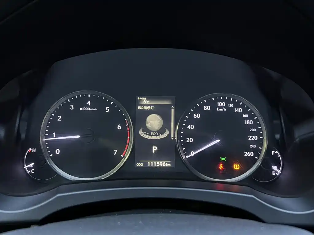 Lexus IS 300 Leading
