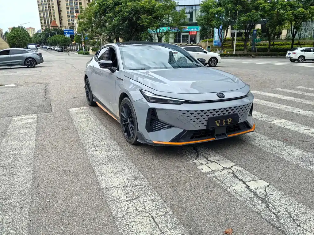 Changan UNI-V 1.5 T Premium