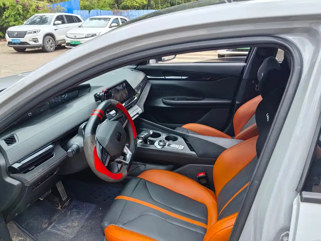 Changan UNI-V 1.5 T Premium