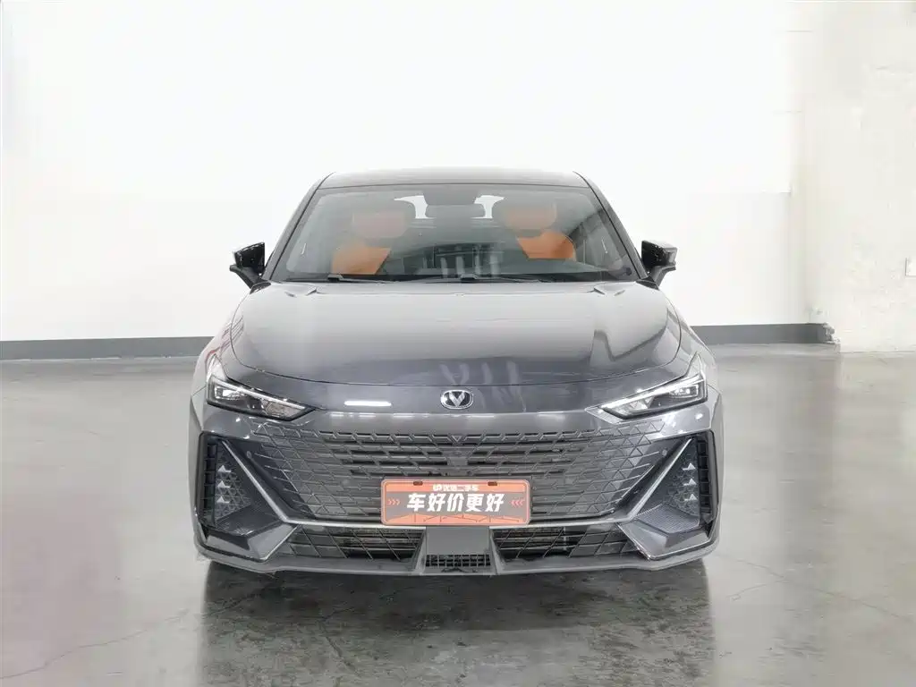 Changan UNI-V 1.5 T Distinguished