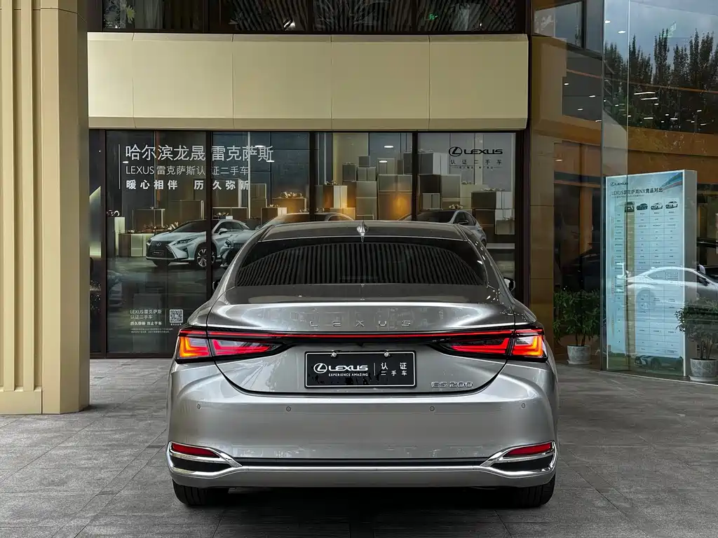 Lexus ES 200 Premium Enjoyment