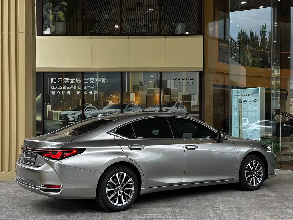 Lexus ES 200 Premium Enjoyment