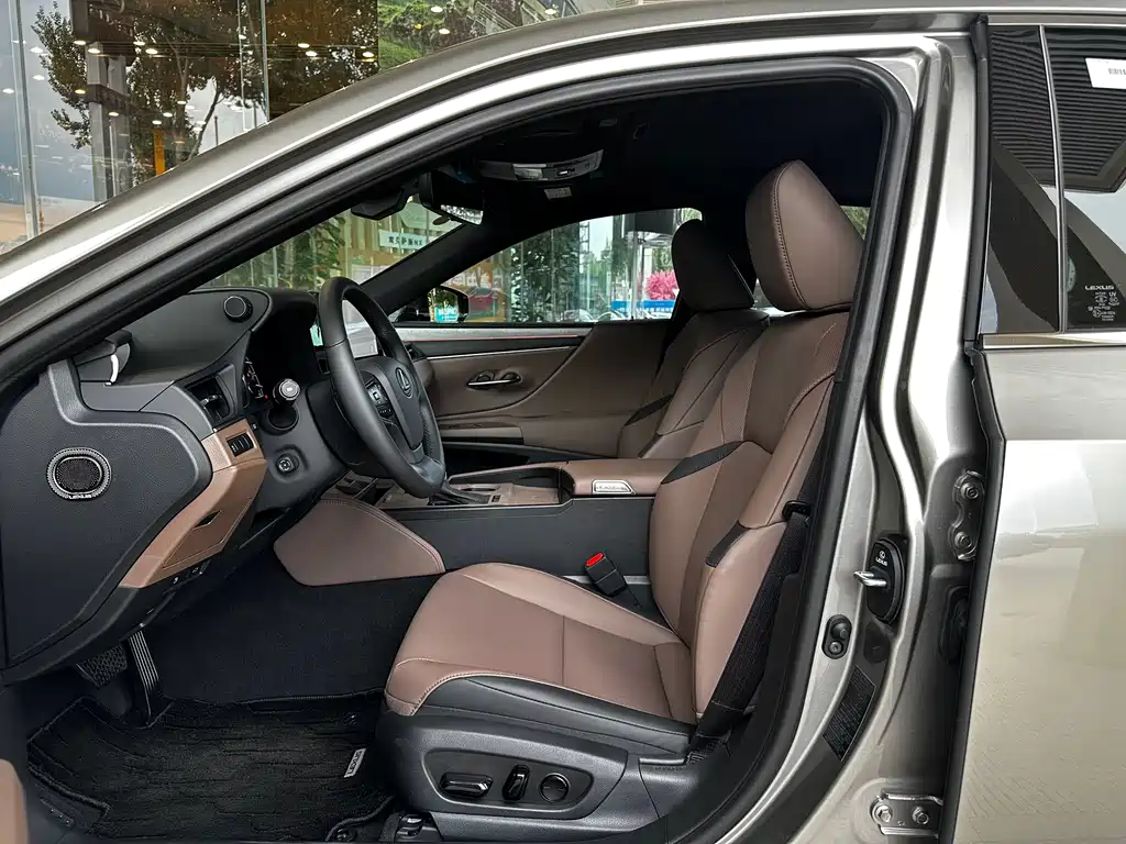 Lexus ES 200 Premium Enjoyment