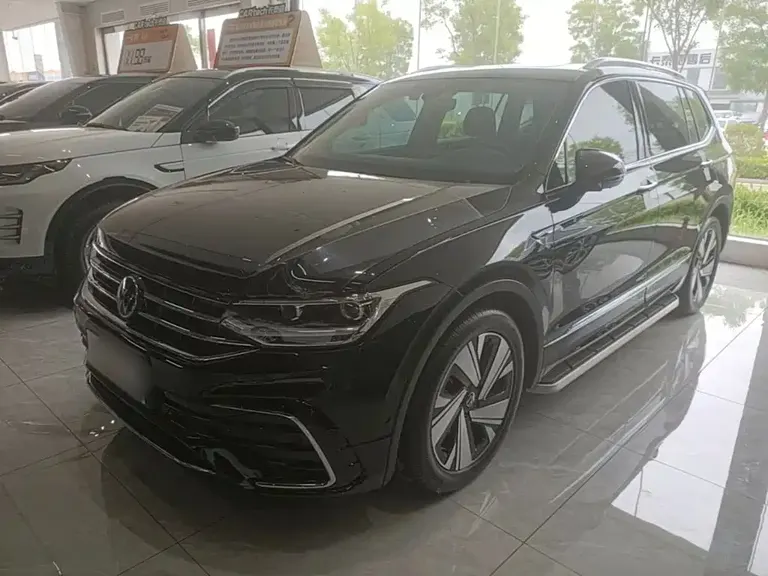 Volkswagen Tiguan L Facelift 330 TSI Auto 2 WD R-Line Premium