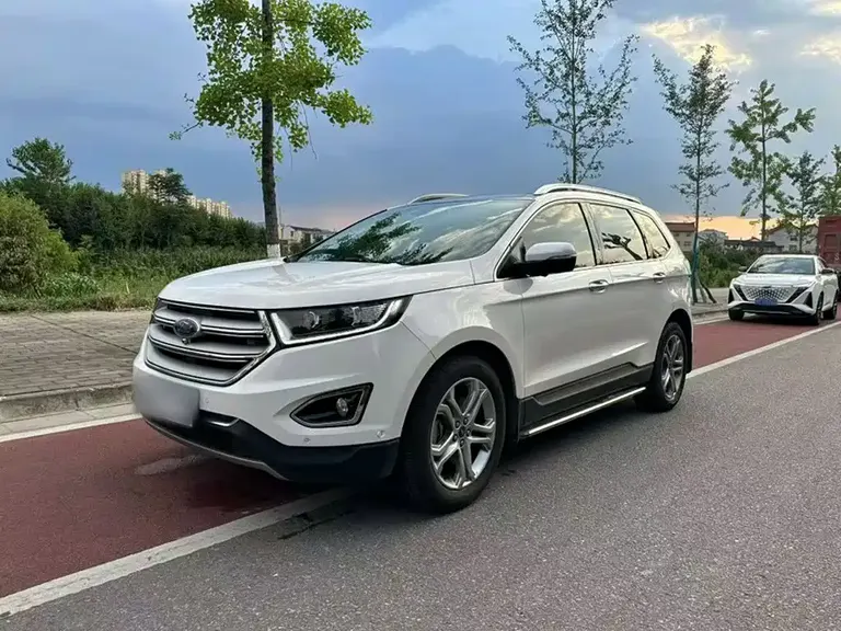Ford Edge EcoBoost 245 2 WD Grand Sharp 7-seat CN-V