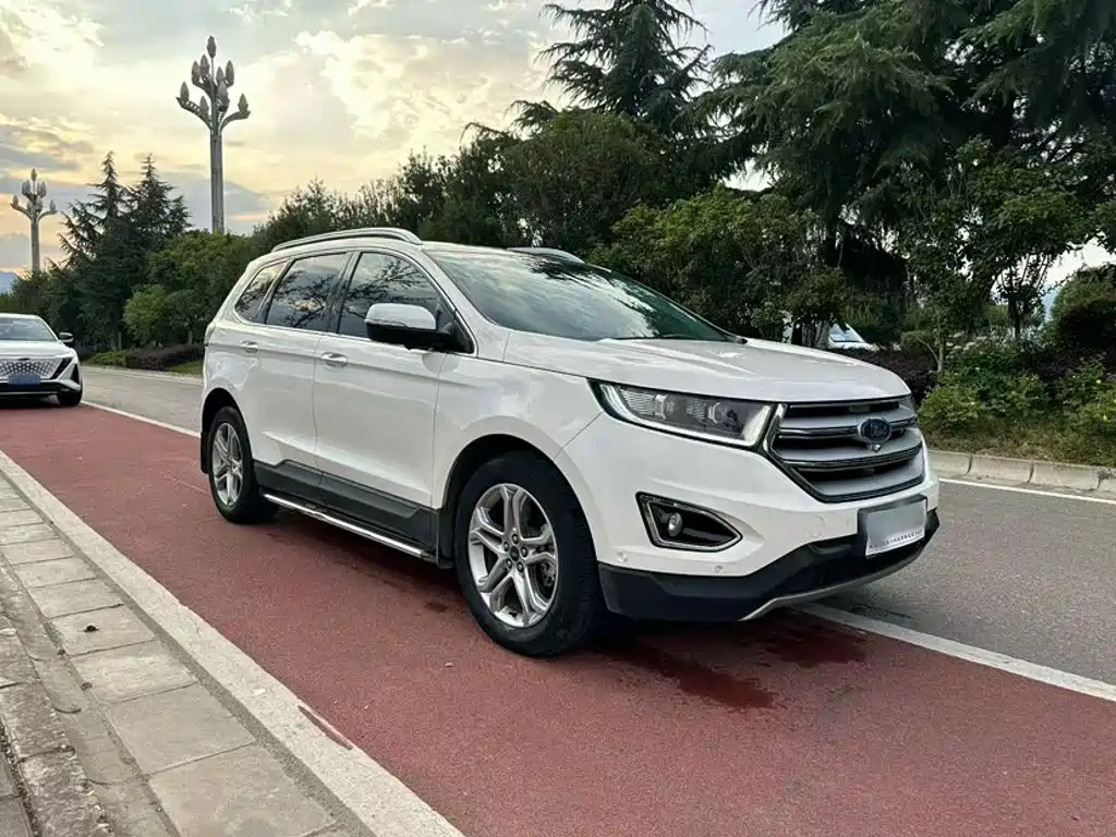 Edge EcoBoost 245 2 WD Grand Sharp 7-seat CN-V