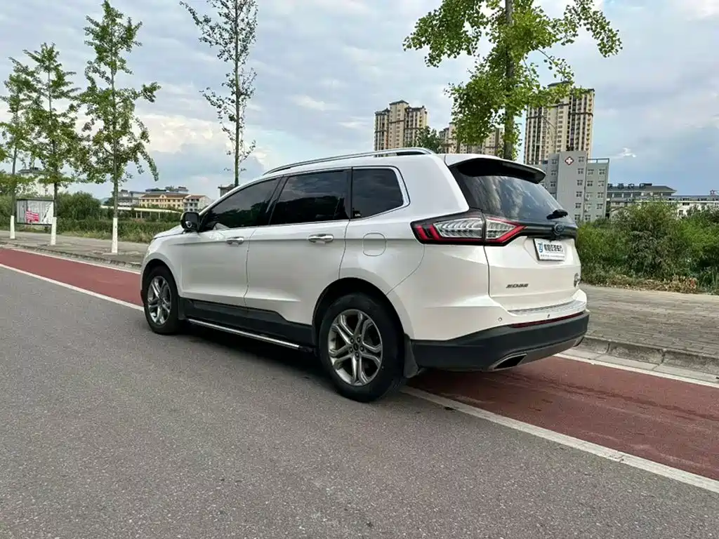 Edge EcoBoost 245 2 WD Grand Sharp 7-seat CN-V