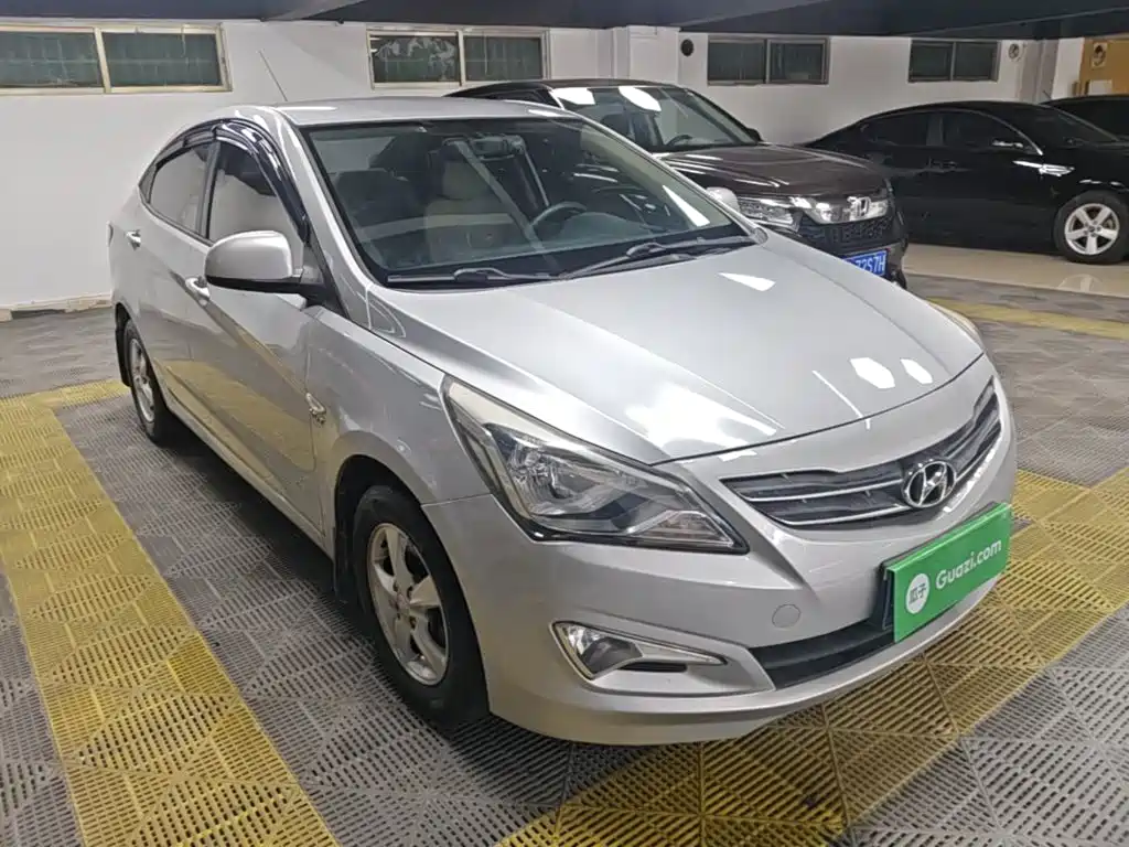 Accent 1.4 L Auto Intelligent GLS