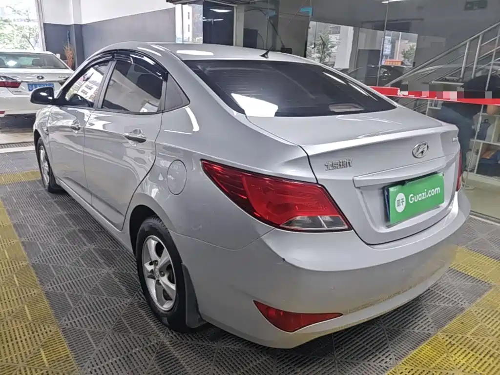 Accent 1.4 L Auto Intelligent GLS