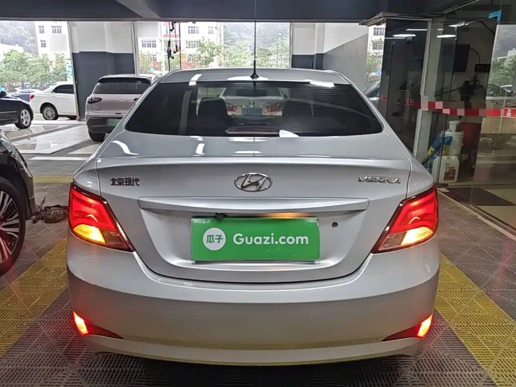 Accent 1.4 L Auto Intelligent GLS