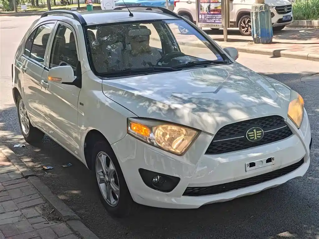 Xiali N7 夏利N7 2013款 1.3 L 手动尊贵型