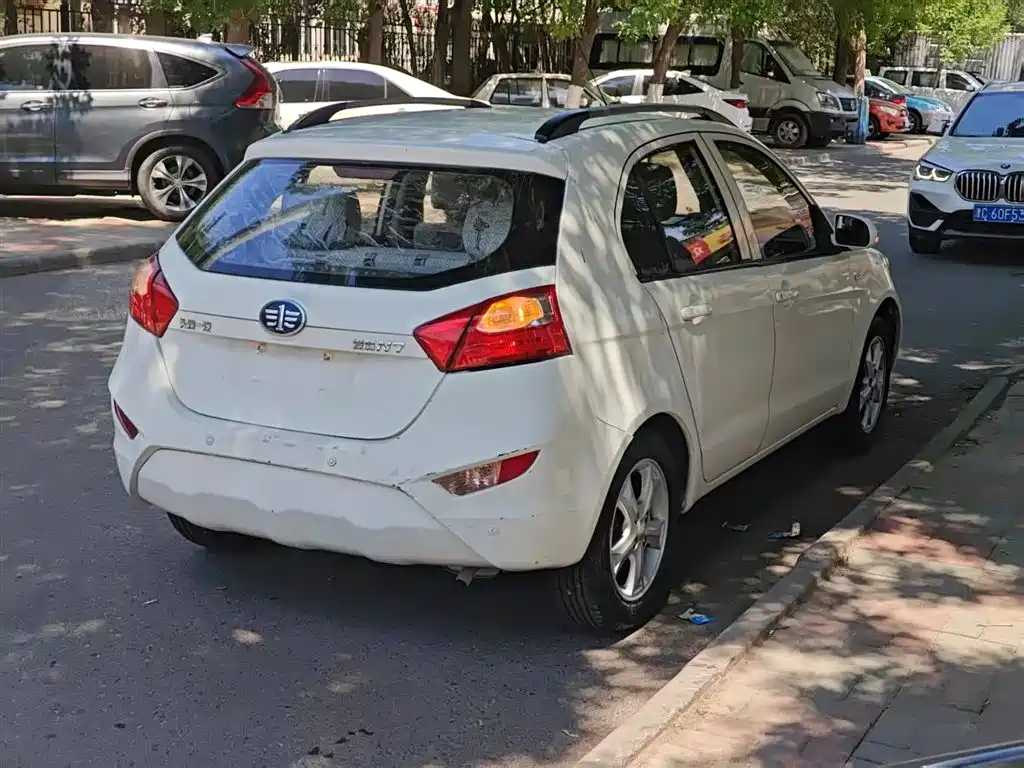 Xiali N7 夏利N7 2013款 1.3 L 手动尊贵型