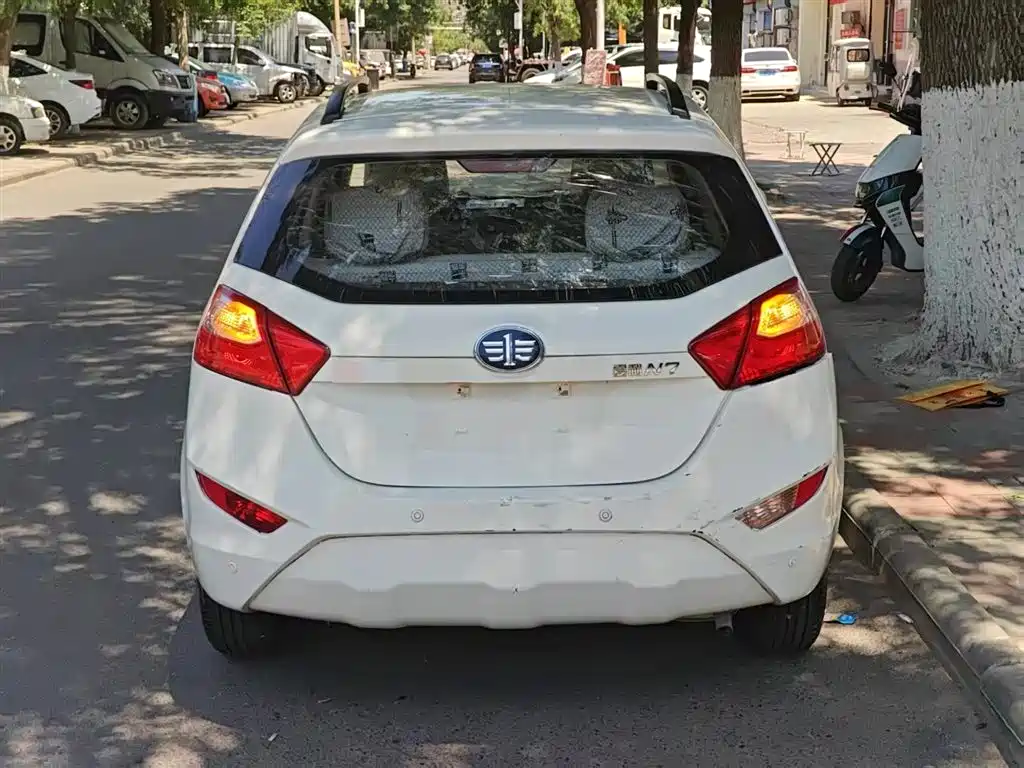 Xiali N7 夏利N7 2013款 1.3 L 手动尊贵型