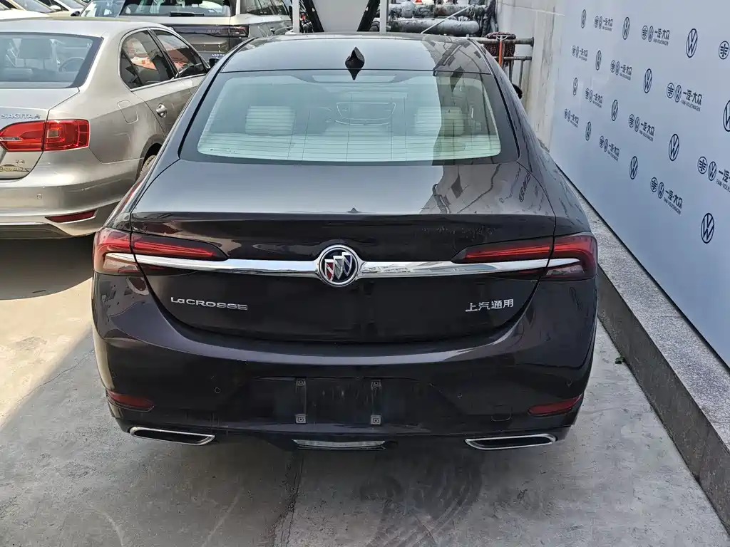 LaCrosse 652 T Luxury
