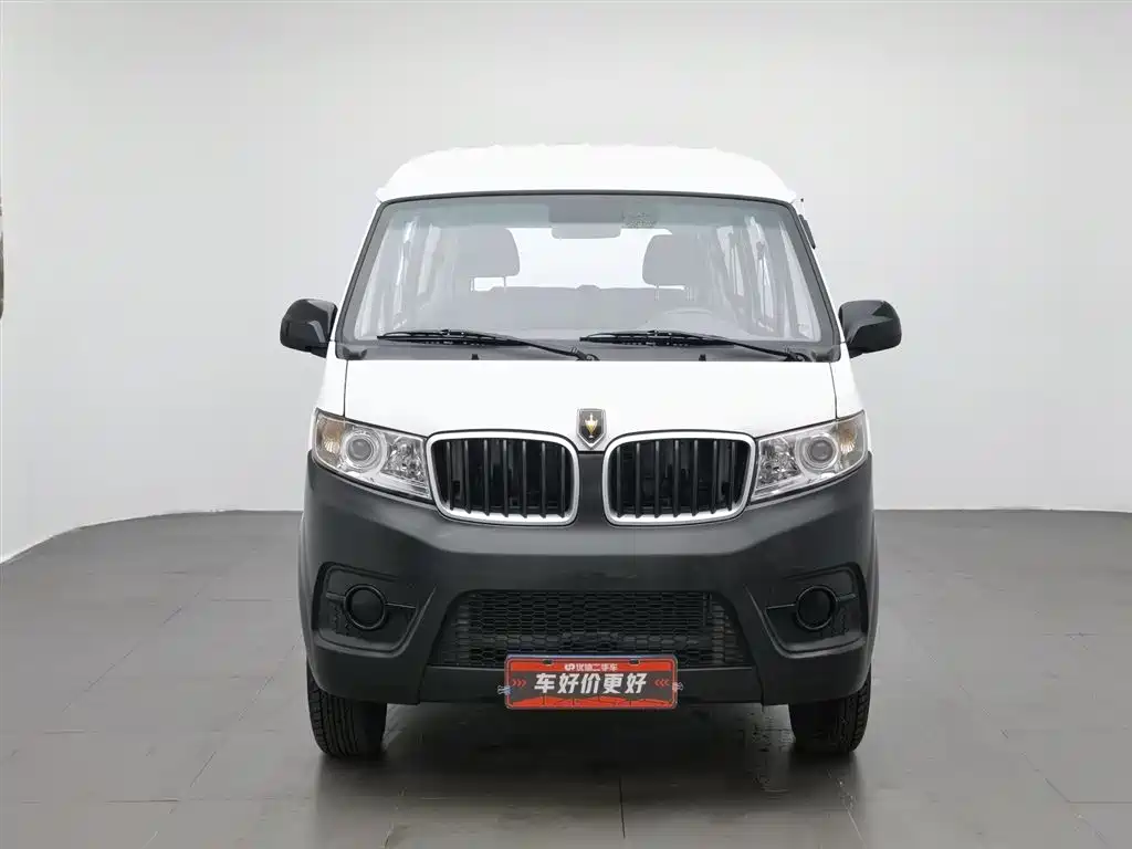 Xiaohaishi X30 1.5 L Super Enjoyment Bus 5 6 7-seat AC SWC15 M