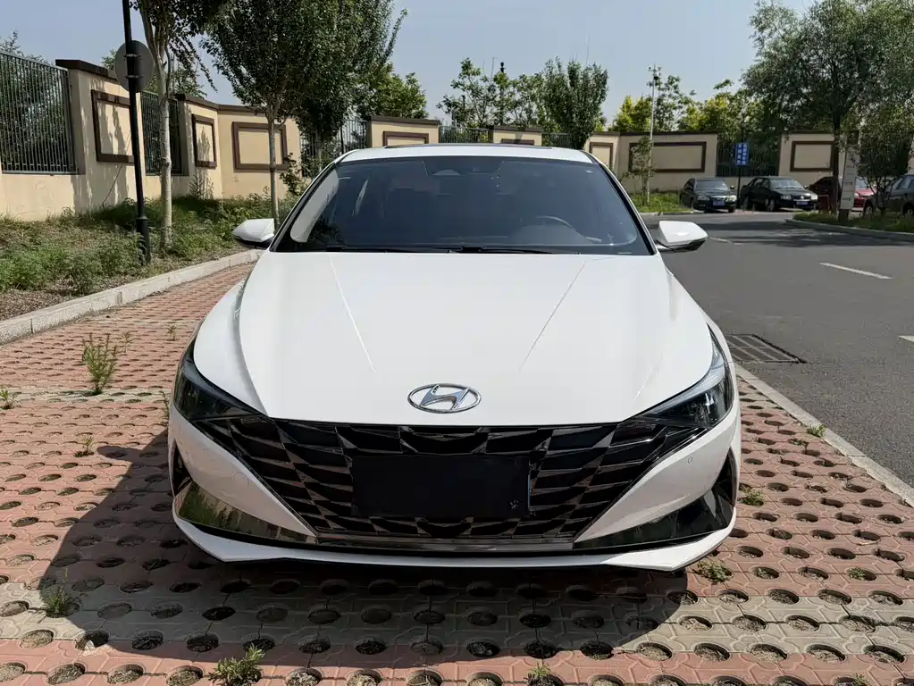Elantra 1.5 L CVT LUX Distinguished