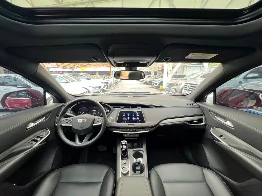 Cadillac XT4 28 T 2 WD Luxury